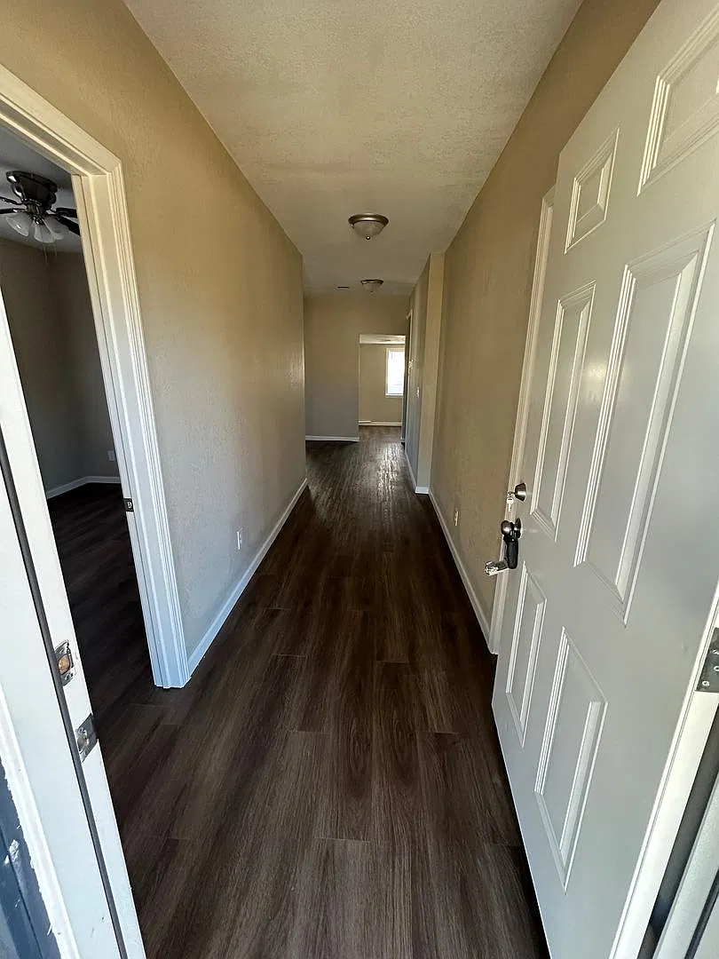 2 Bedroom 1.5 Bath Home for Rent — Photo 2