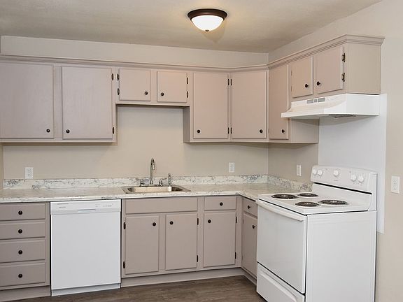 5th image of 518 Loraine Cir Unit 520