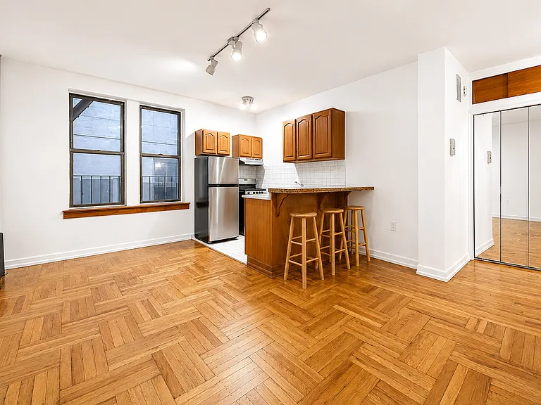 707 W 171st St #2E — Photo 7