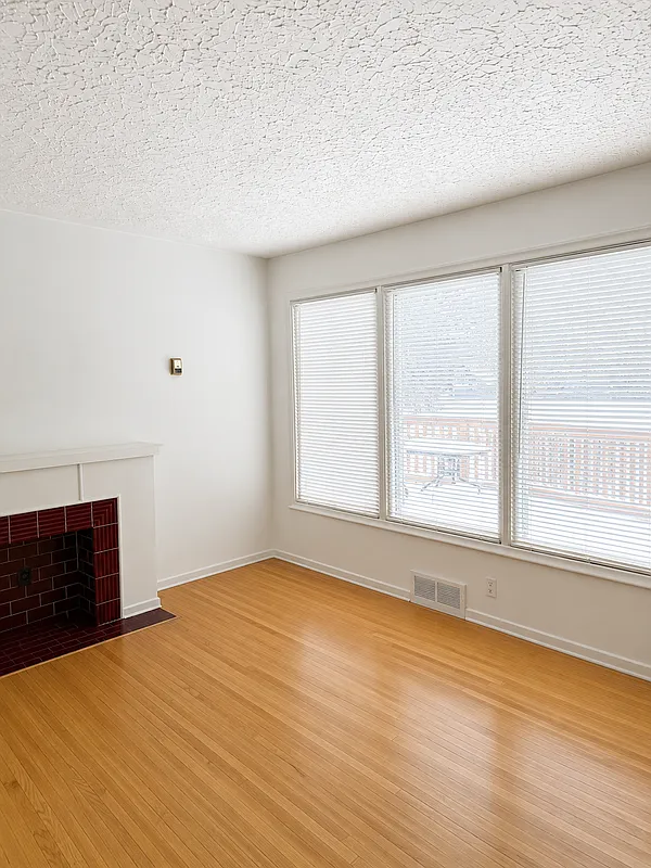 2 bed, 1.0 bath, 1450 sqft, $1,400 — Photo 3