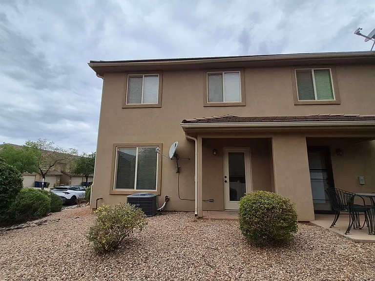 1000 E Bluffview Dr #32 — Photo 10