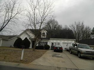 2718 Daffodil Dr, Charlotte, NC 28269