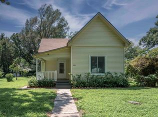 1315 Menor St, Winfield, KS 67156