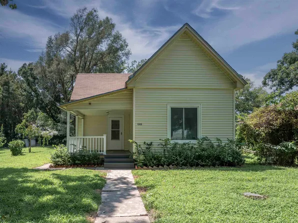 1315 Menor St, Winfield, KS 67156