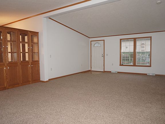 2/3 bed, 2 full bath ranch.