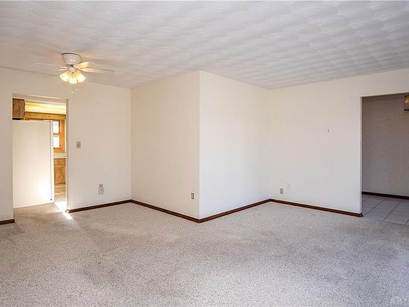 4th image of 850 Waldsmith Way