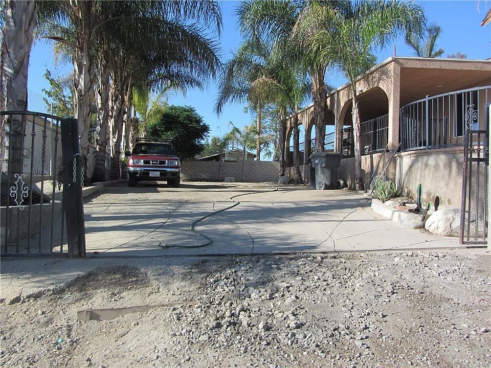 1st image of 21443 Pepper Dr