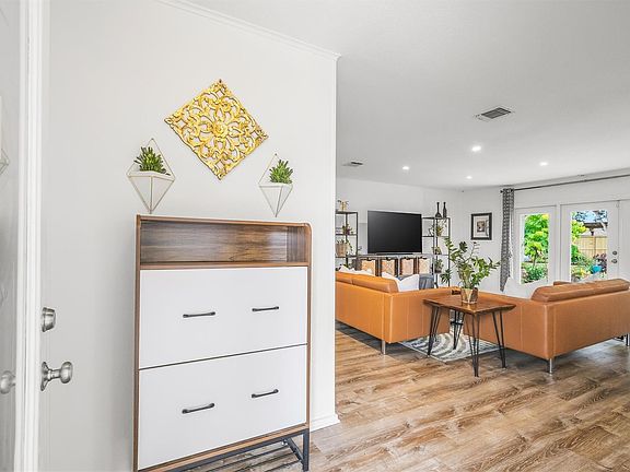 5th image of 2206 Willowby Dr