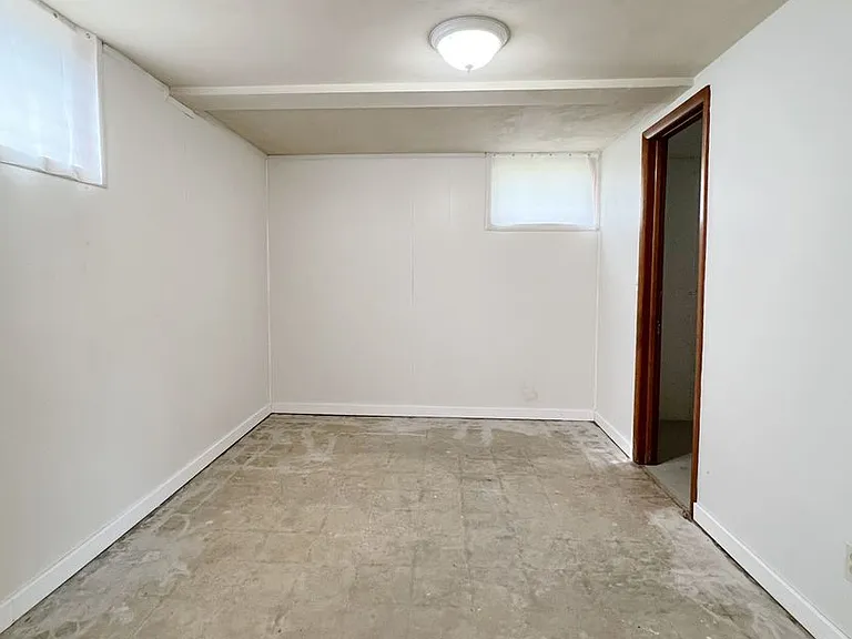 2320 S Grand Ave — Photo 12