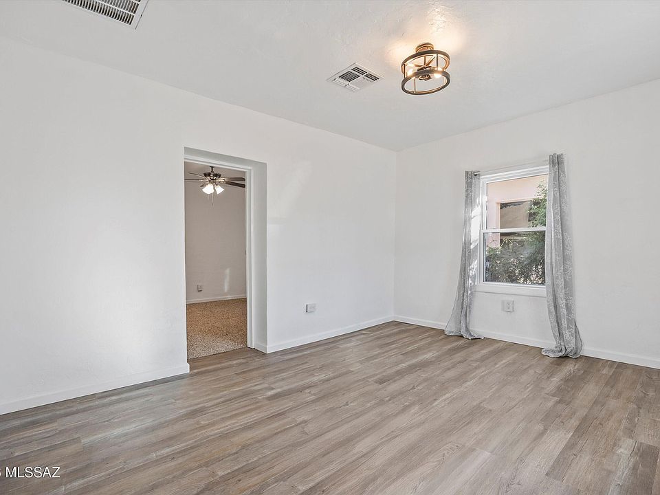 1st image of 428 W Rosales St
