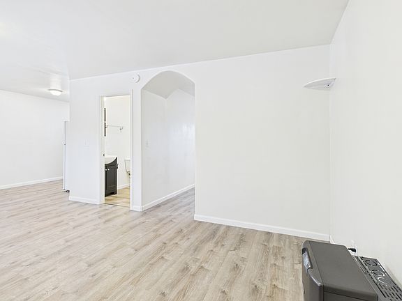 5th image of 2377 Edsson Ave E