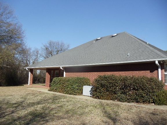 2nd image of 616 Highland Oaks St