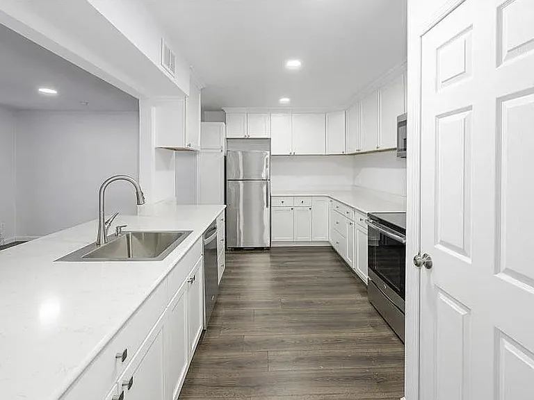 529 E University Dr #1203 — Photo 5