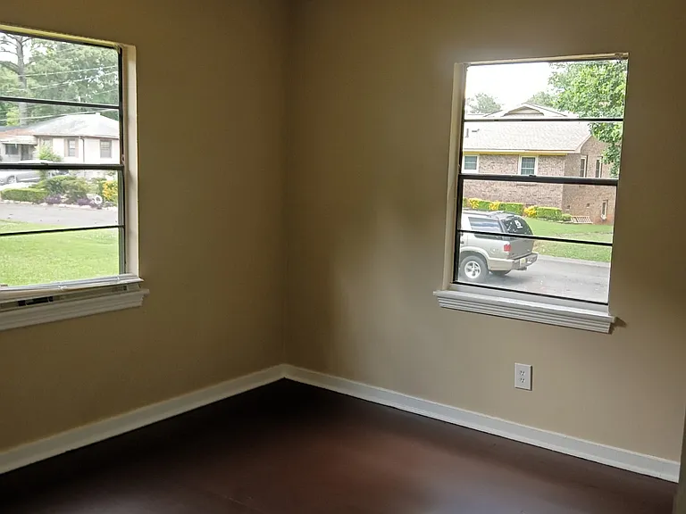 1648 Mims St SW — Photo 6