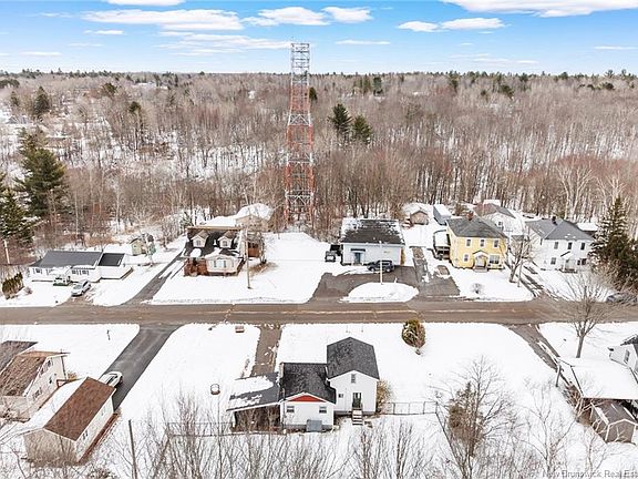 4th image of 38 Chestnut St