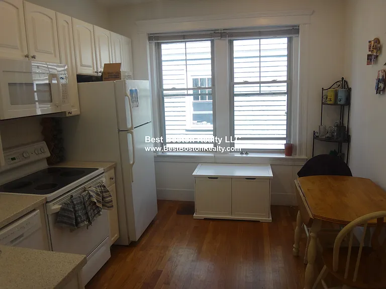 91 Trowbridge St #23 — Photo 3