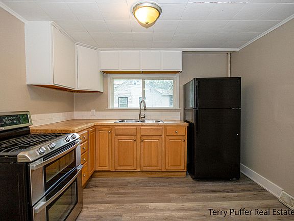 5th image of 2813 Wood St