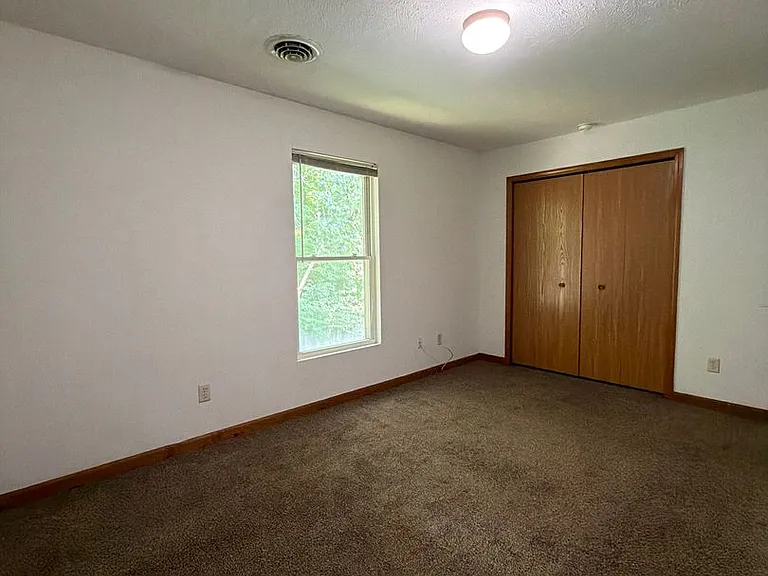 269 Woodridge Ct — Photo 10