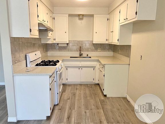 2nd image of 4215 W 130th St #C