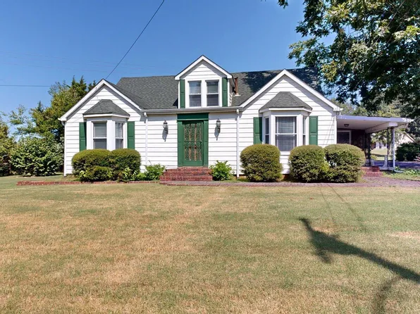 808 W Main St, Newbern, TN 38059