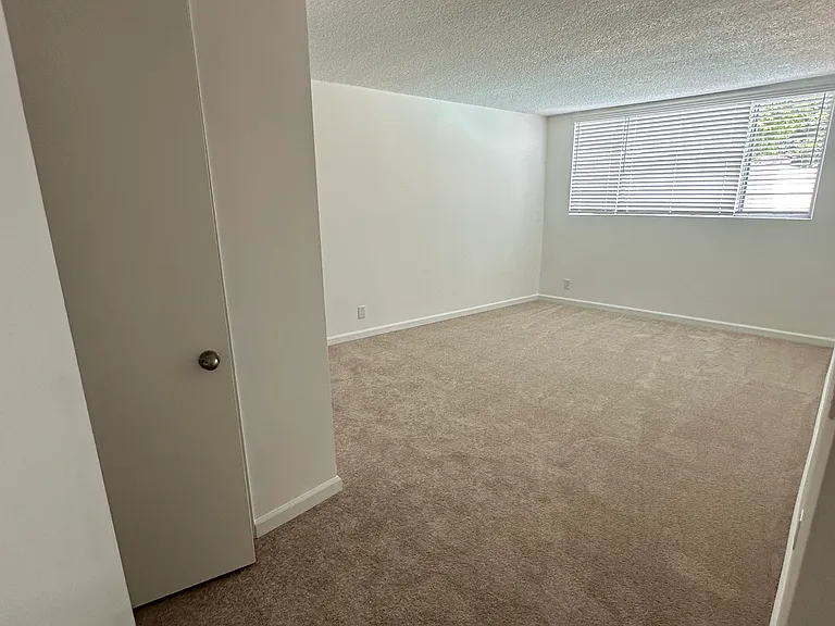 12221 San Vicente Blvd — Photo 11