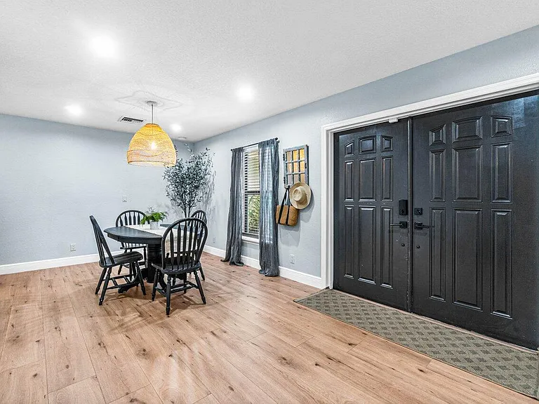 3303 Custer Ave — Photo 15
