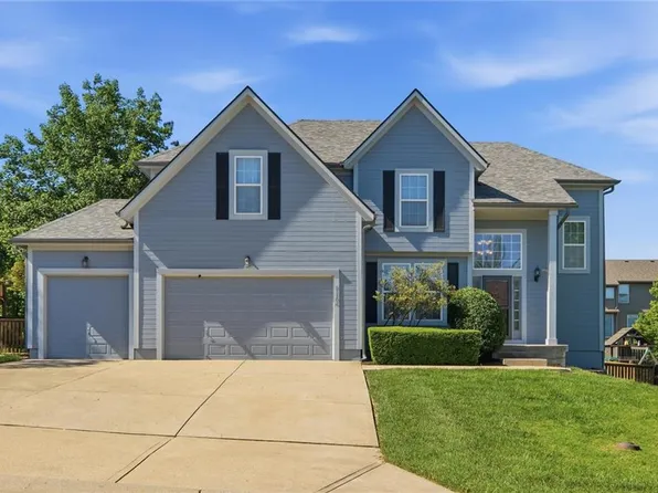 21104 W 53rd Ter, Shawnee, KS 66218