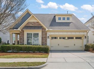 33 Heatherwood Dr, Chapel Hill, NC 27516