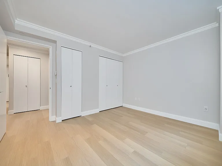 160 Riverside Blvd #3N — Photo 11