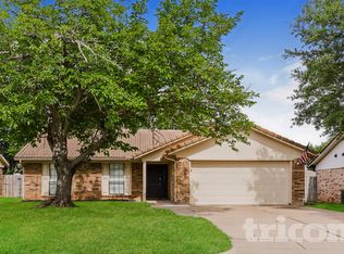 7421 Ridge Rd W, Fort Worth, TX 76133