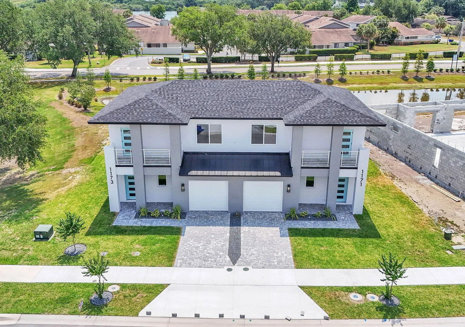 Stunning New Construction Villa for Rent Near Lake John — Photo 3