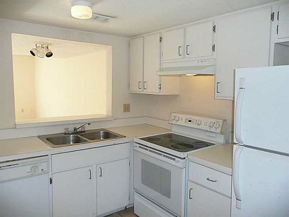 4th image of 4033 NW 90th Ave #4033