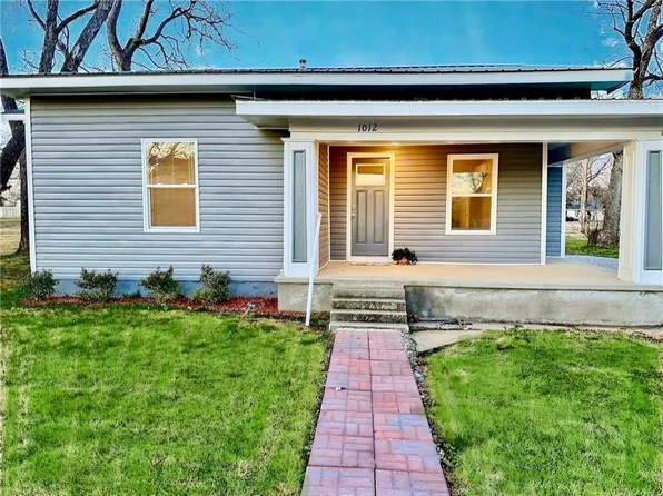 1012 E Walnut St, Rich Hill, MO 64779