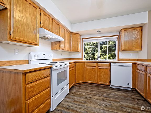 4th image of 41 SE Mount Washington Court