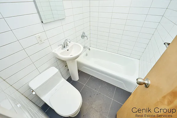 Rented by Genik Group Corp | media 20