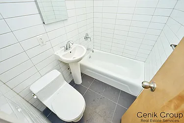 Rented by Genik Group Corp