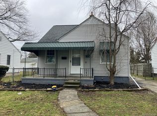 18713 Kenosha St, Harper Woods, MI 48225