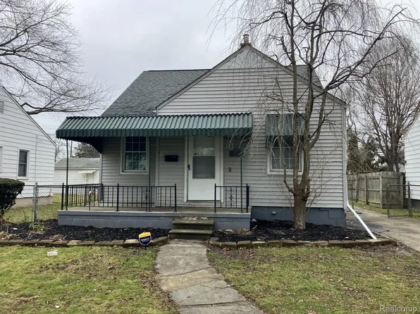 18713 Kenosha St, Harper Woods, MI 48225