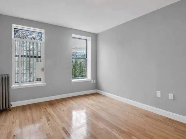 2400 Davidson Avenue image 2 of 9