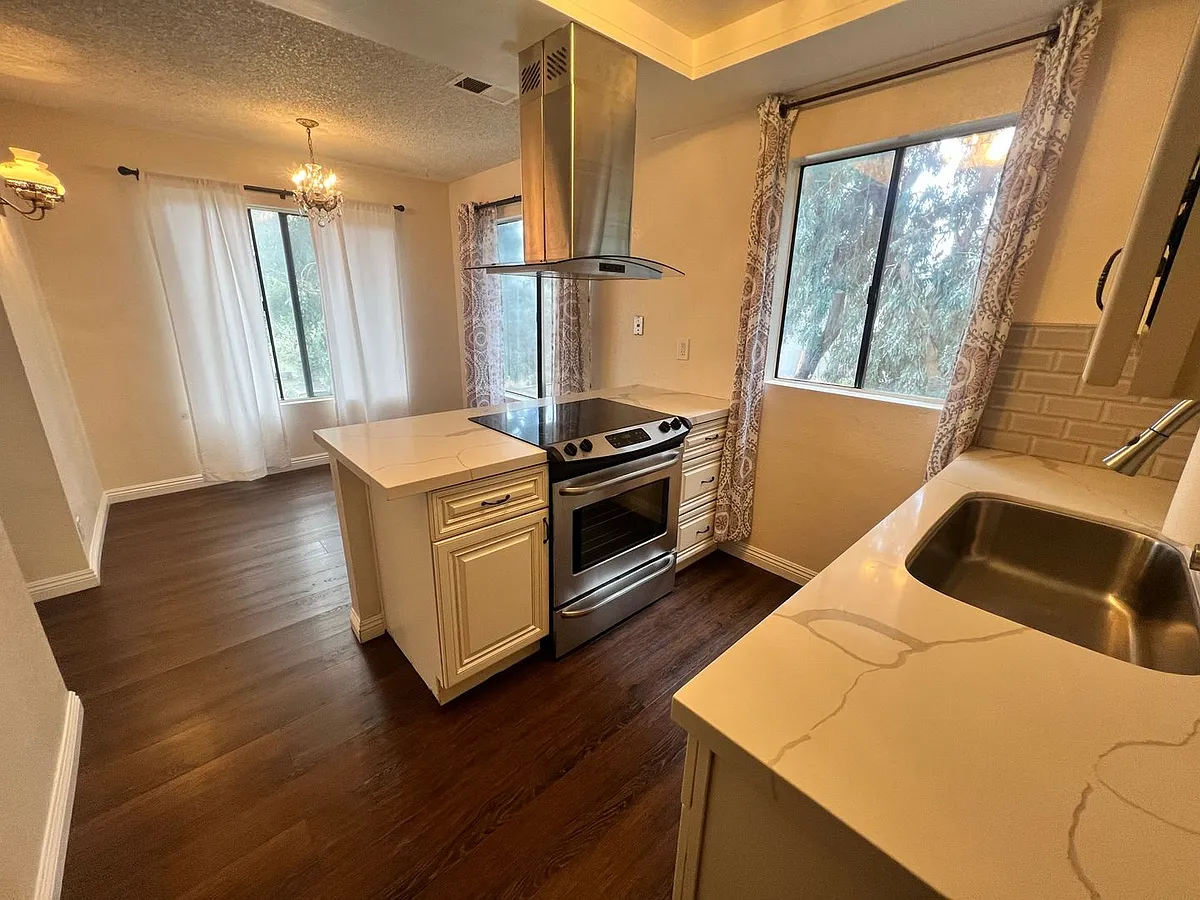 Building Photo - 2157 Arnold Way #121