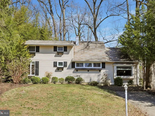 13 Devonwood Rd, Wayne, PA 19087