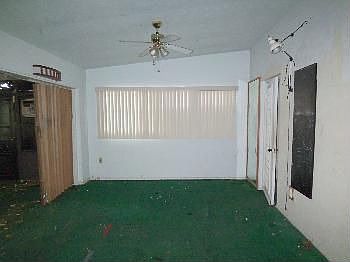 4th image of 610 Manor Dr