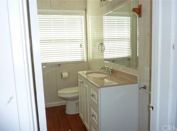 5th image of 400 E Fernfield Dr