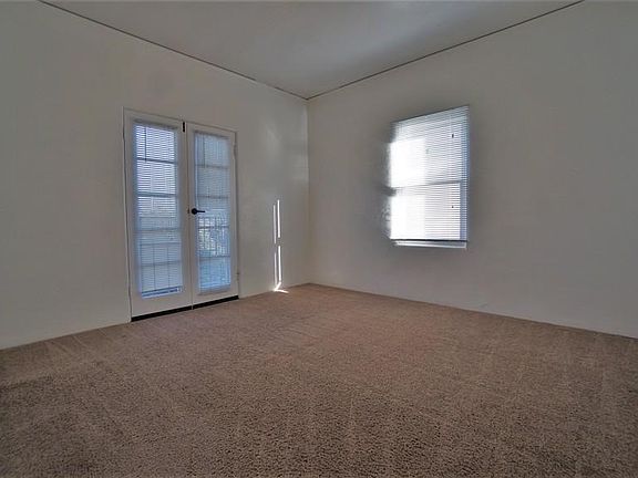 5th image of 3671 Georgia St