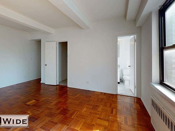 4th image of 157 E 57th St #3AB