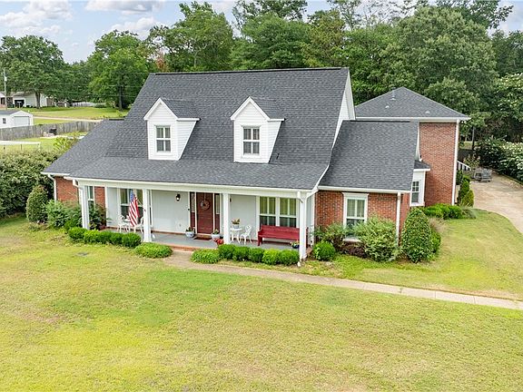 3rd image of 7231 Crab Apple Cir