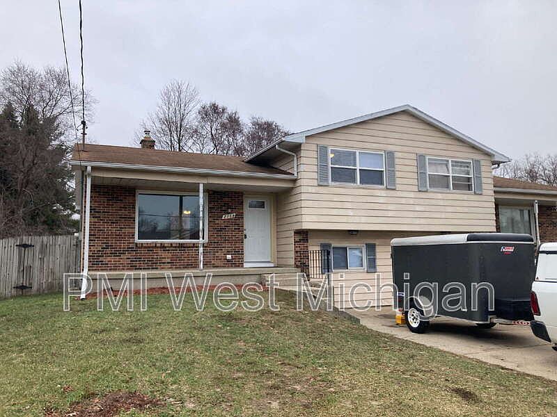 1st image of 2359 Barberry Dr SW
