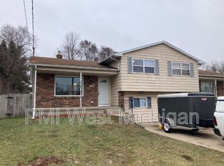 2359 Barberry Dr SW, Wyoming, MI 49519
