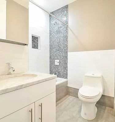 Rented by City Prime Commercial Realty  | media 5