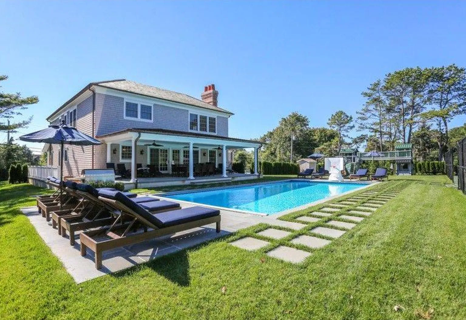 Large 7-Bedroom Estate With Tennis -South Of The Highway. — Photo 1